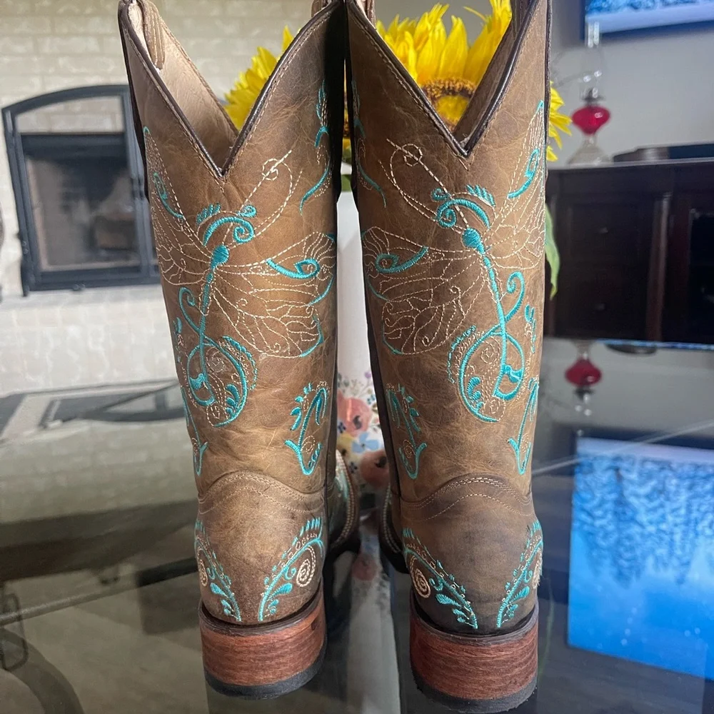 Ladies Circle G Western Boots. NWOT. In original box, and never worn. - Picture 5 of 12